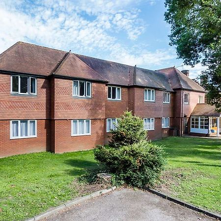 Travelodge Walton On Thames 外观 照片