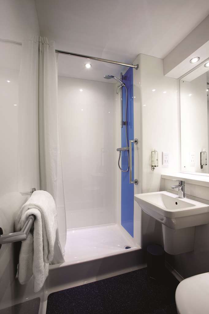 Travelodge Walton On Thames 客房 照片