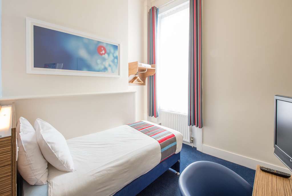 Travelodge Walton On Thames 客房 照片